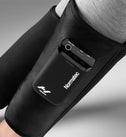 Nærbillede af betjeningen på Normatec Lower Legs ved læggen
